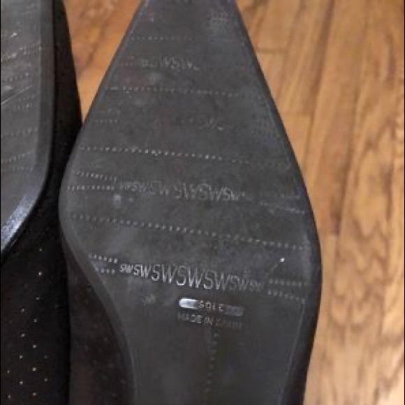 Stuart Weinstein Brown Suede Block Heels with Gold Details - Picture 7 of 7